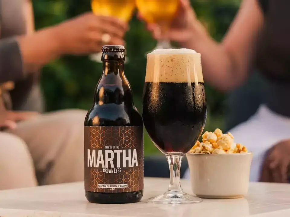 Flesje en glas van het bier Martha